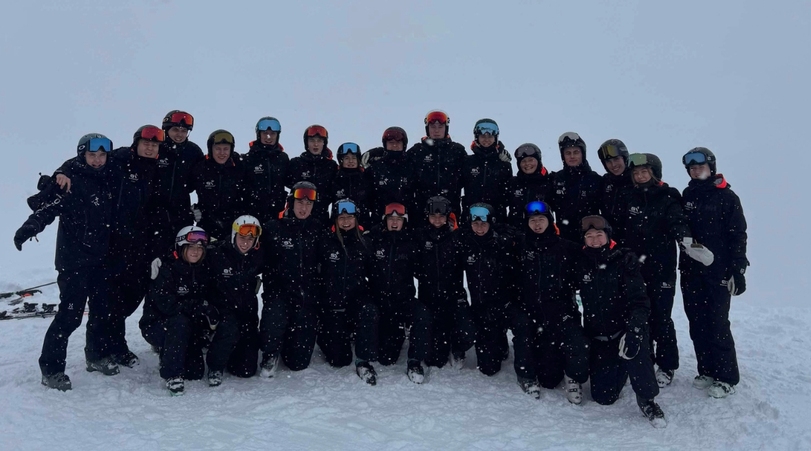 r du redo att frverkliga din jobbsdrm, packa skidvskan och flytta till Alperna ver vintern? Vi har nu brjat ska guider fr ssongen 25/26. 